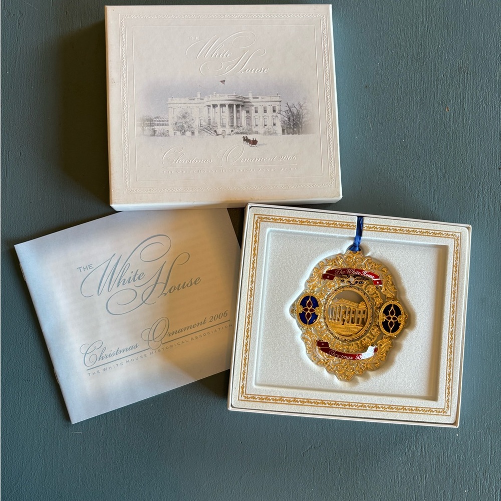 White House Christmas Ornament 2006